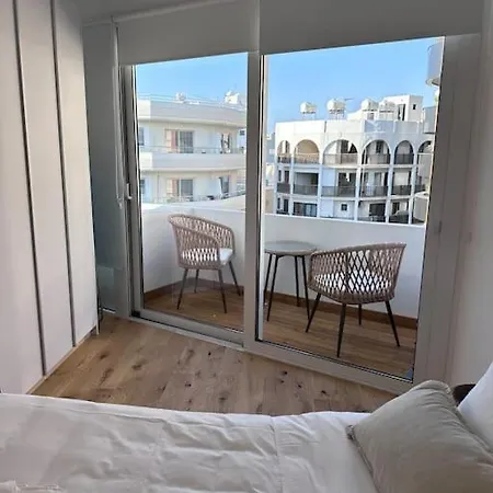 City Center 2bed Luxury Flat * لارنكا